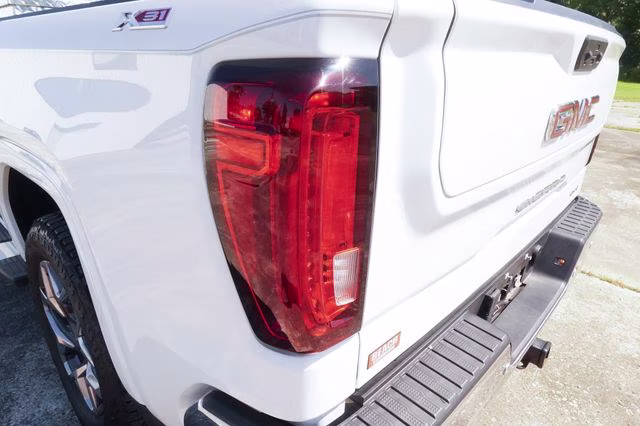 2025 Summit White GMC Sierra 1500 SLT 4X4 Truck