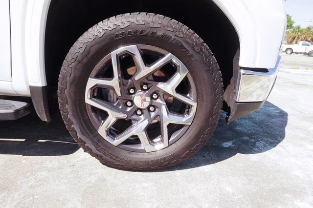 2025 Summit White GMC Sierra 1500 SLT 4X4 Truck