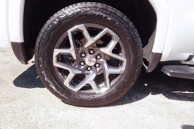 2025 Summit White GMC Sierra 1500 SLT 4X4 Truck
