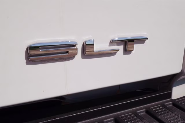 2025 Summit White GMC Sierra 1500 SLT 4X4 Truck