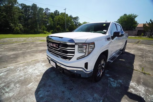 2025 Summit White GMC Sierra 1500 SLT 4X4 Truck