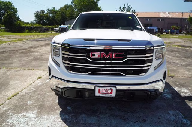 2025 Summit White GMC Sierra 1500 SLT 4X4 Truck