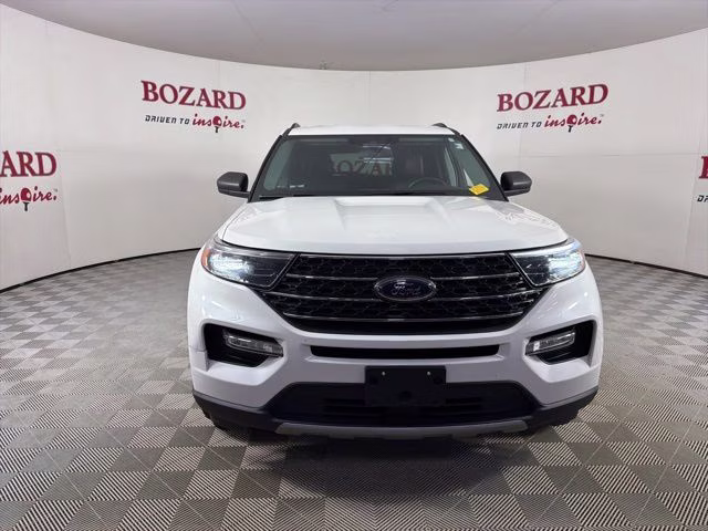 2022 White Metallic Ford Explorer XLT RWD SUV