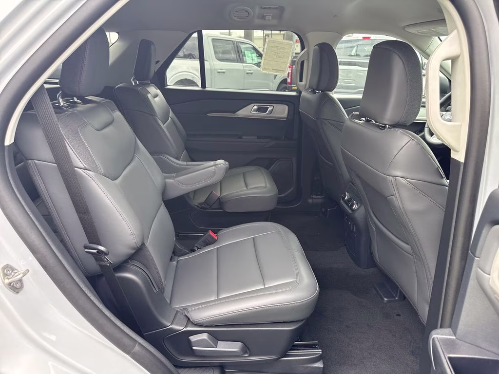 2026 Space White Metallic Ford Explorer Active RWD SUV