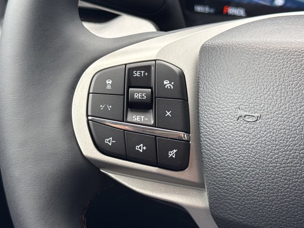 2026 Space White Metallic Ford Explorer Active RWD SUV