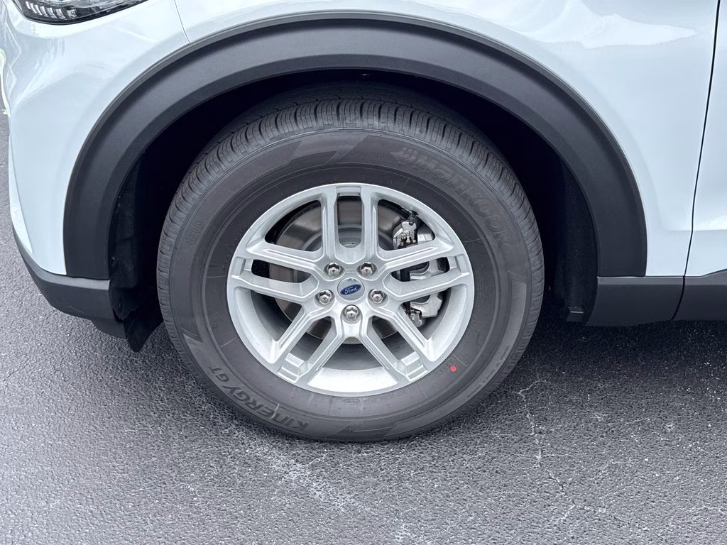 2026 Space White Metallic Ford Explorer Active RWD SUV