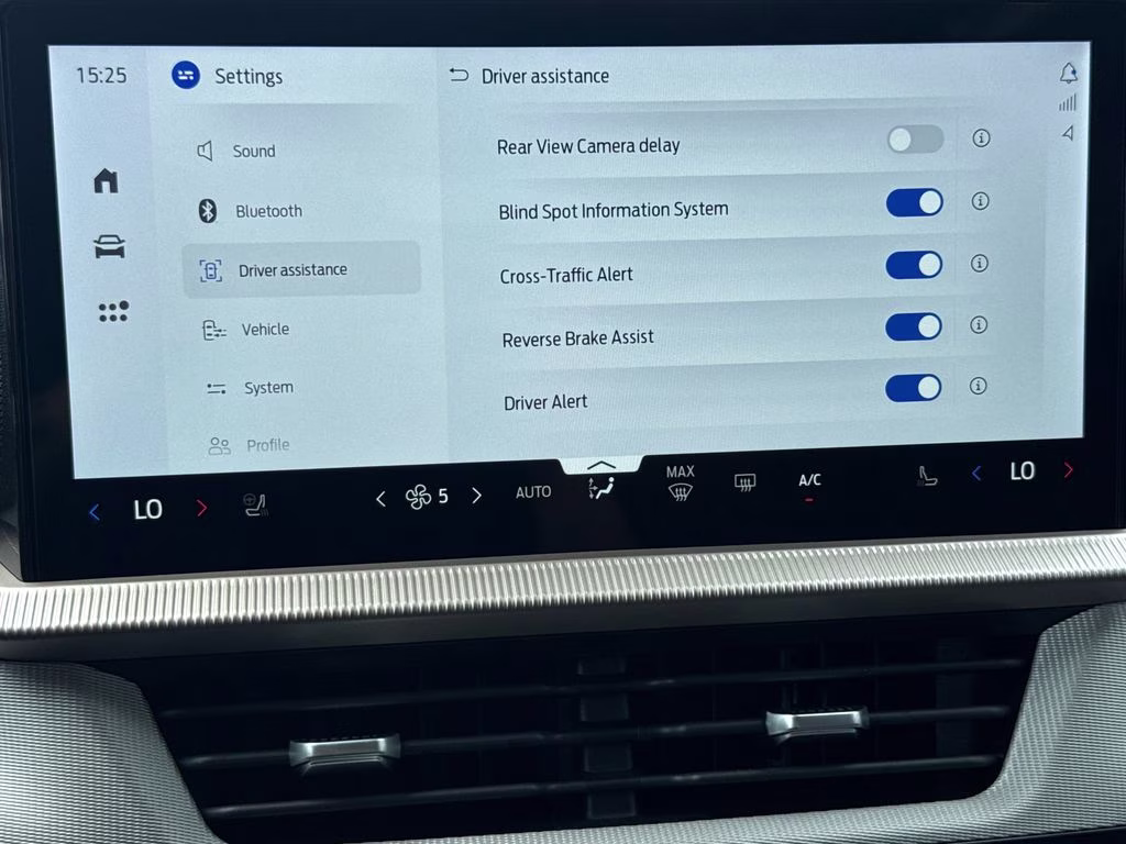 2026 Space White Metallic Ford Explorer Active RWD SUV