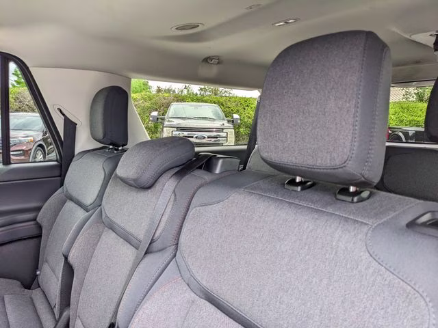 2025 Oxford White Ford Expedition Max Active RWD SUV