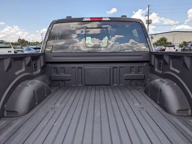 2025 Black Metallic Ford F-150 Lariat 4X4 Truck