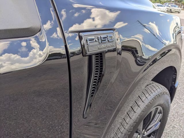 2025 Black Metallic Ford F-150 Lariat 4X4 Truck