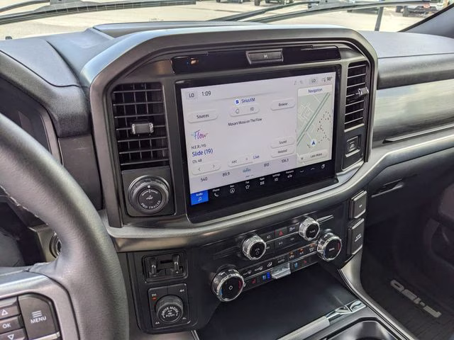2025 Black Metallic Ford F-150 Lariat 4X4 Truck