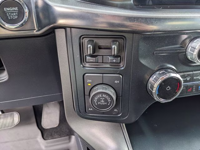 2025 Black Metallic Ford F-150 Lariat 4X4 Truck