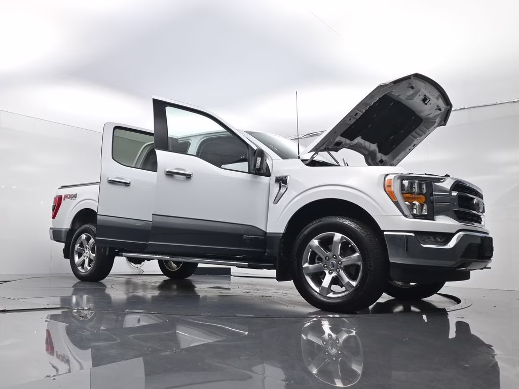 2021 White Ford F-150 XLT 4X4 Truck