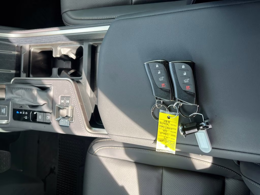 2025 Eminent White Pearl Lexus GX 550 Overtrail 4X4 SUV