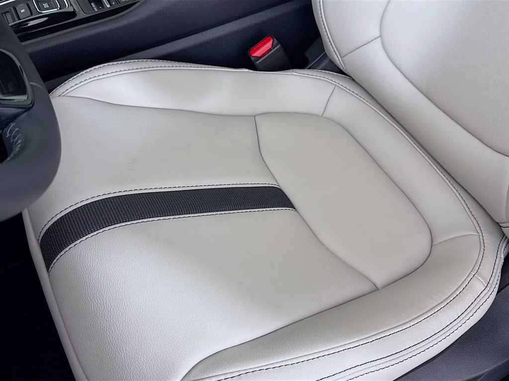 2026 Solar Silver Metallic Honda Pilot EX-L FWD SUV
