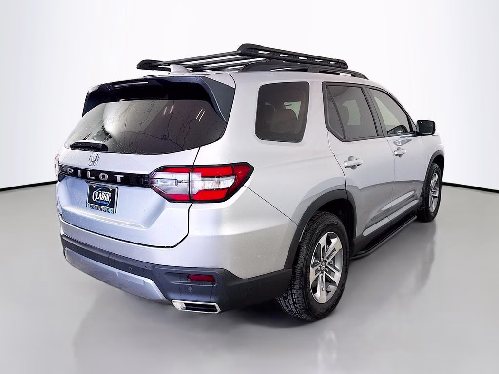 2026 Solar Silver Metallic Honda Pilot EX-L FWD SUV