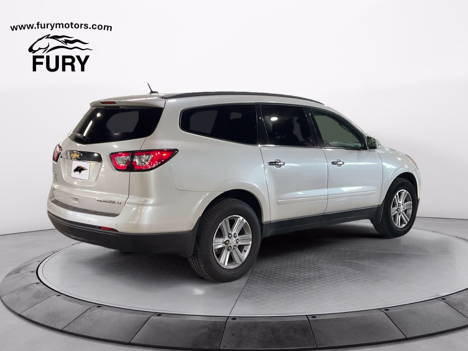 2014 White Diamond Clearcoat Chevrolet Traverse 2LT AWD SUV