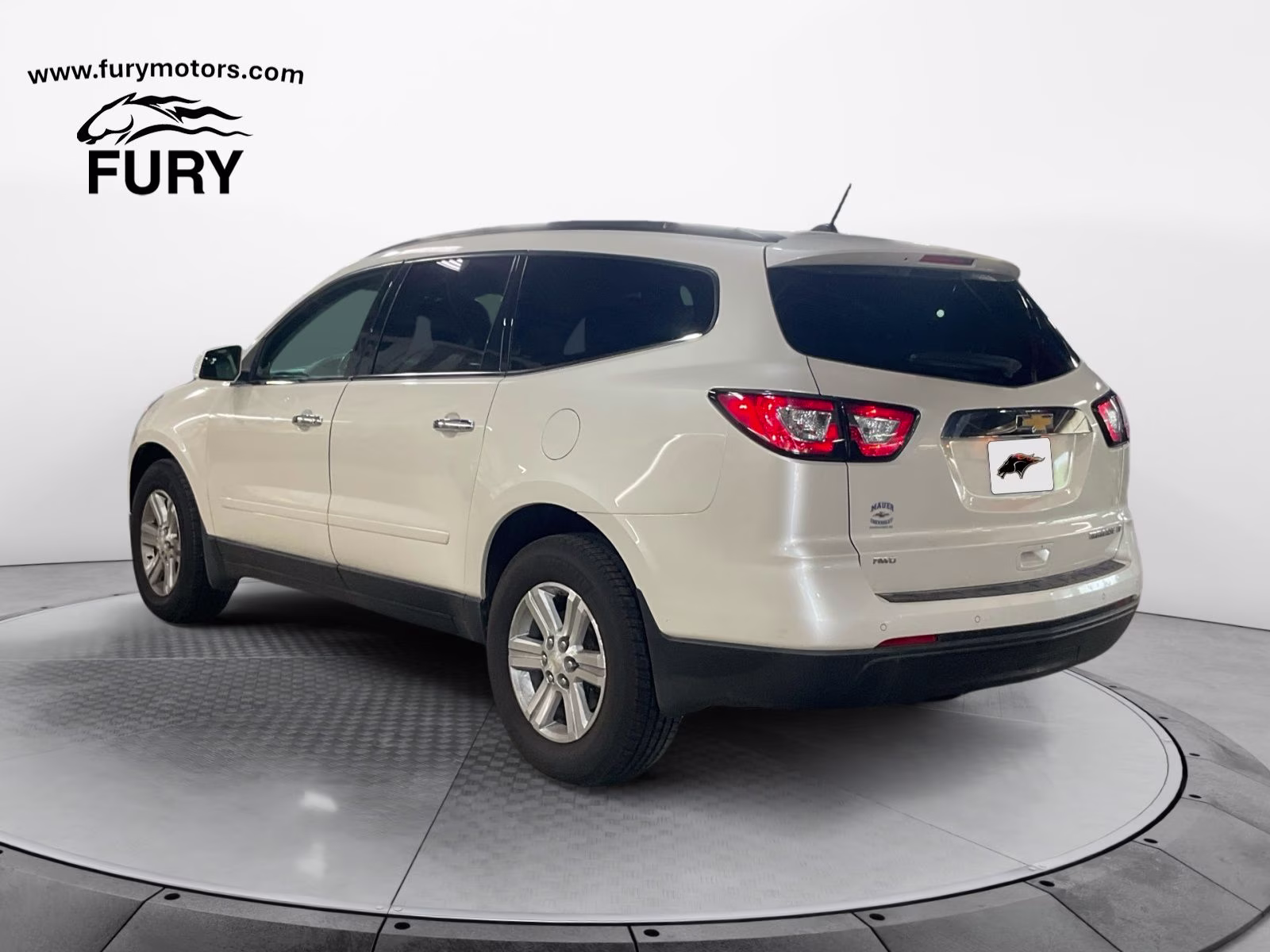 2014 White Diamond Clearcoat Chevrolet Traverse 2LT AWD SUV