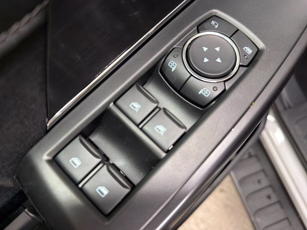 2026 AVALANCHE Ford F-150 Lariat 4X4 Truck