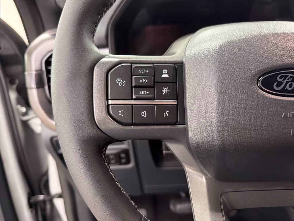 2026 AVALANCHE Ford F-150 Lariat 4X4 Truck