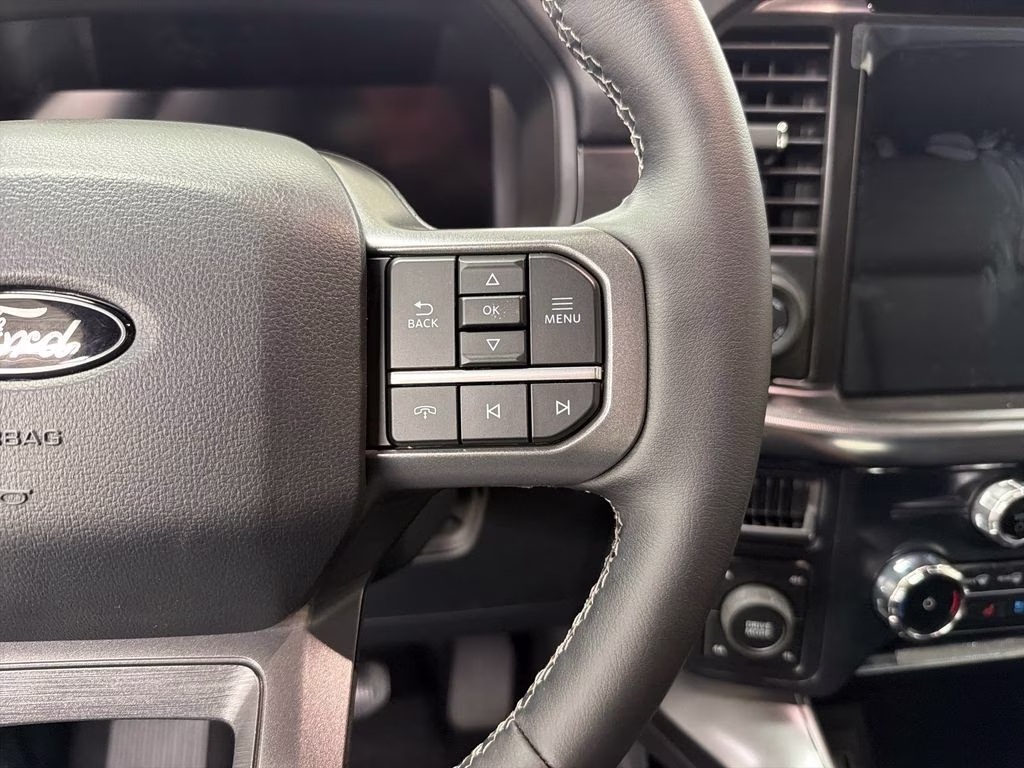 2026 AVALANCHE Ford F-150 Lariat 4X4 Truck