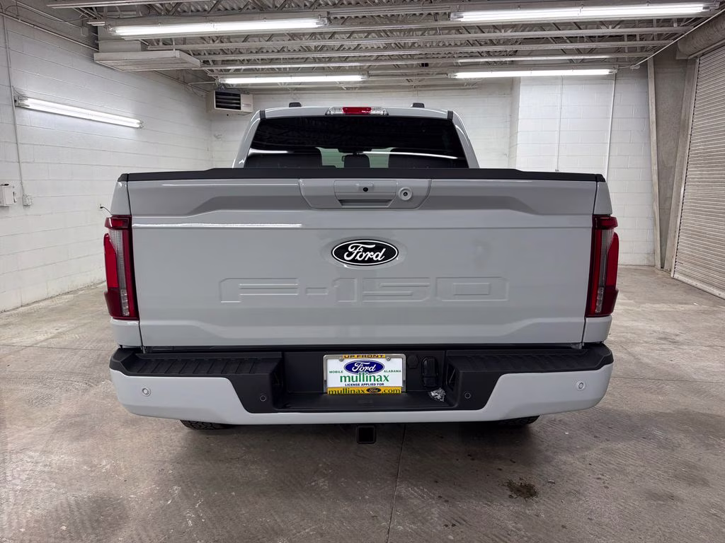 2026 AVALANCHE Ford F-150 Lariat 4X4 Truck