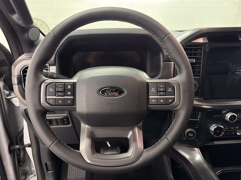 2026 AVALANCHE Ford F-150 Lariat 4X4 Truck