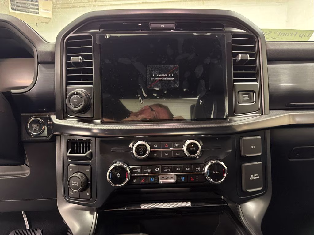 2026 AVALANCHE Ford F-150 Lariat 4X4 Truck