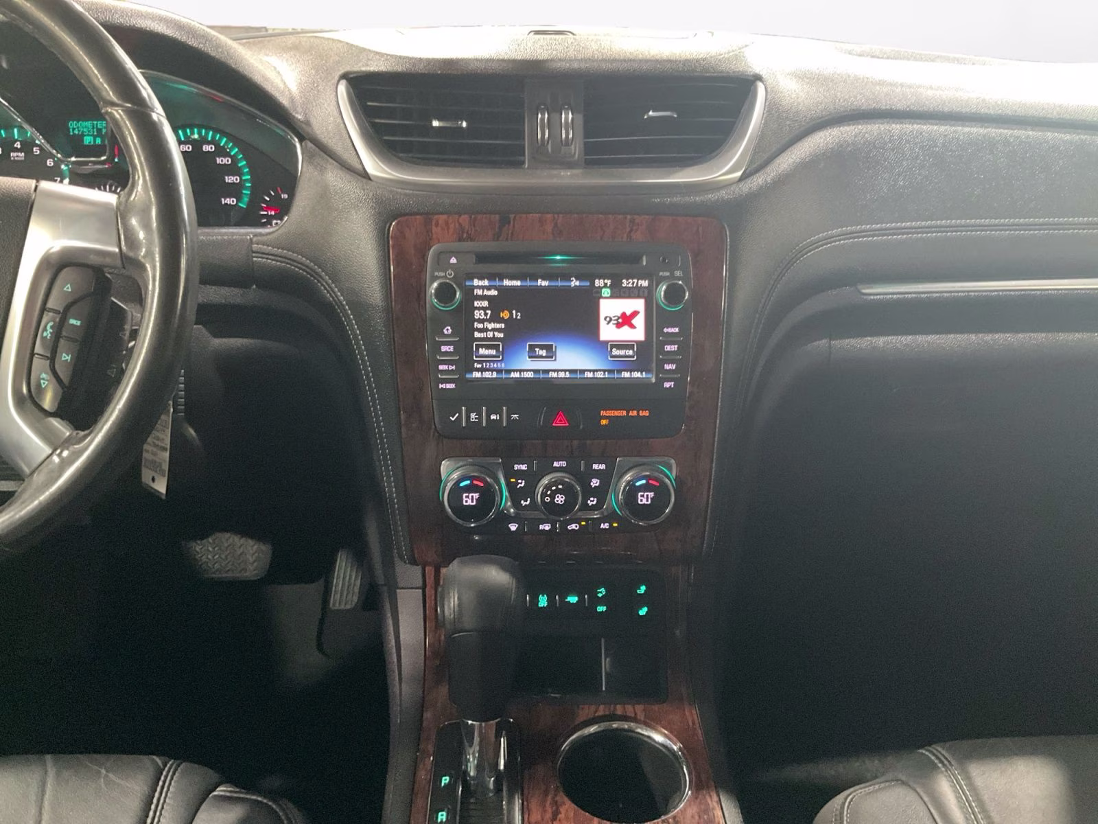 2014 White Diamond Clearcoat Chevrolet Traverse 2LT AWD SUV