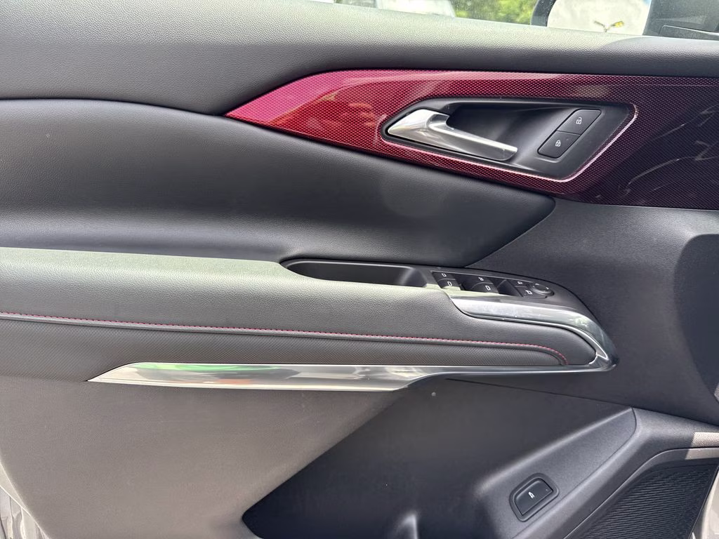 2025 Sterling Gray Metallic Chevrolet Traverse Z71 AWD SUV