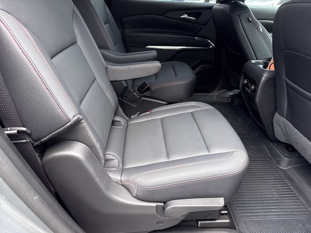 2025 Sterling Gray Metallic Chevrolet Traverse Z71 AWD SUV
