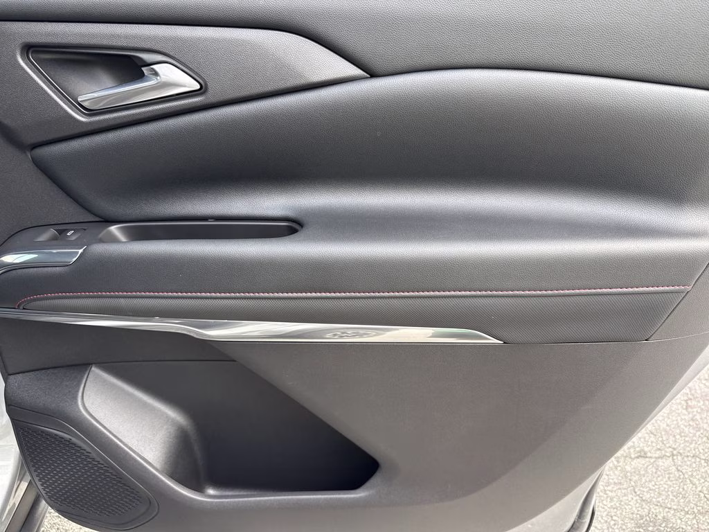 2025 Sterling Gray Metallic Chevrolet Traverse Z71 AWD SUV