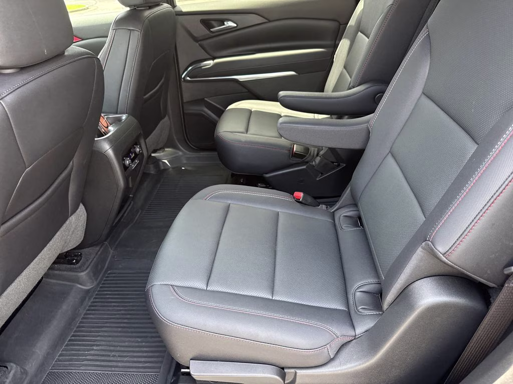 2025 Sterling Gray Metallic Chevrolet Traverse Z71 AWD SUV