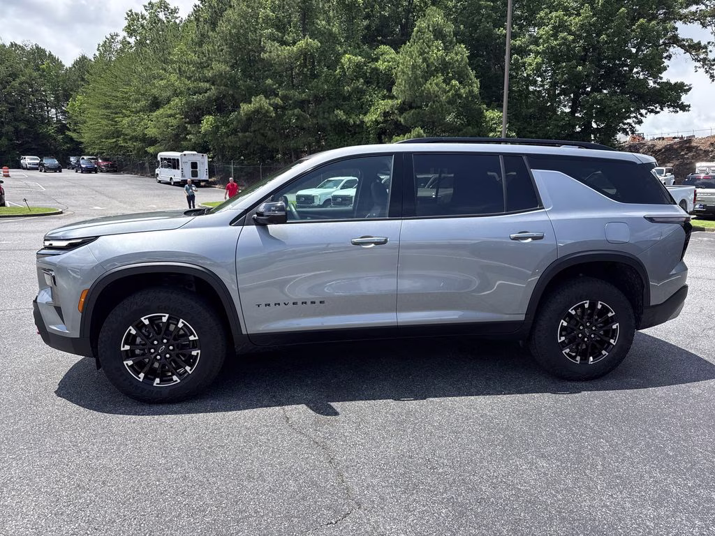 2025 Sterling Gray Metallic Chevrolet Traverse Z71 AWD SUV