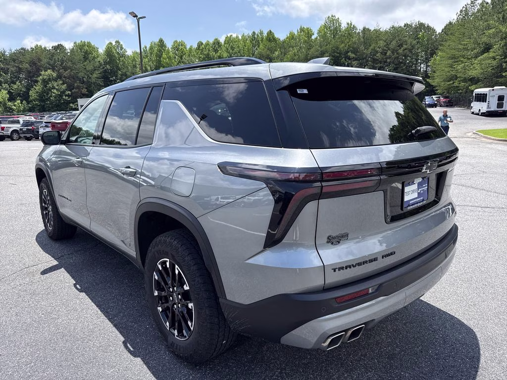 2025 Sterling Gray Metallic Chevrolet Traverse Z71 AWD SUV
