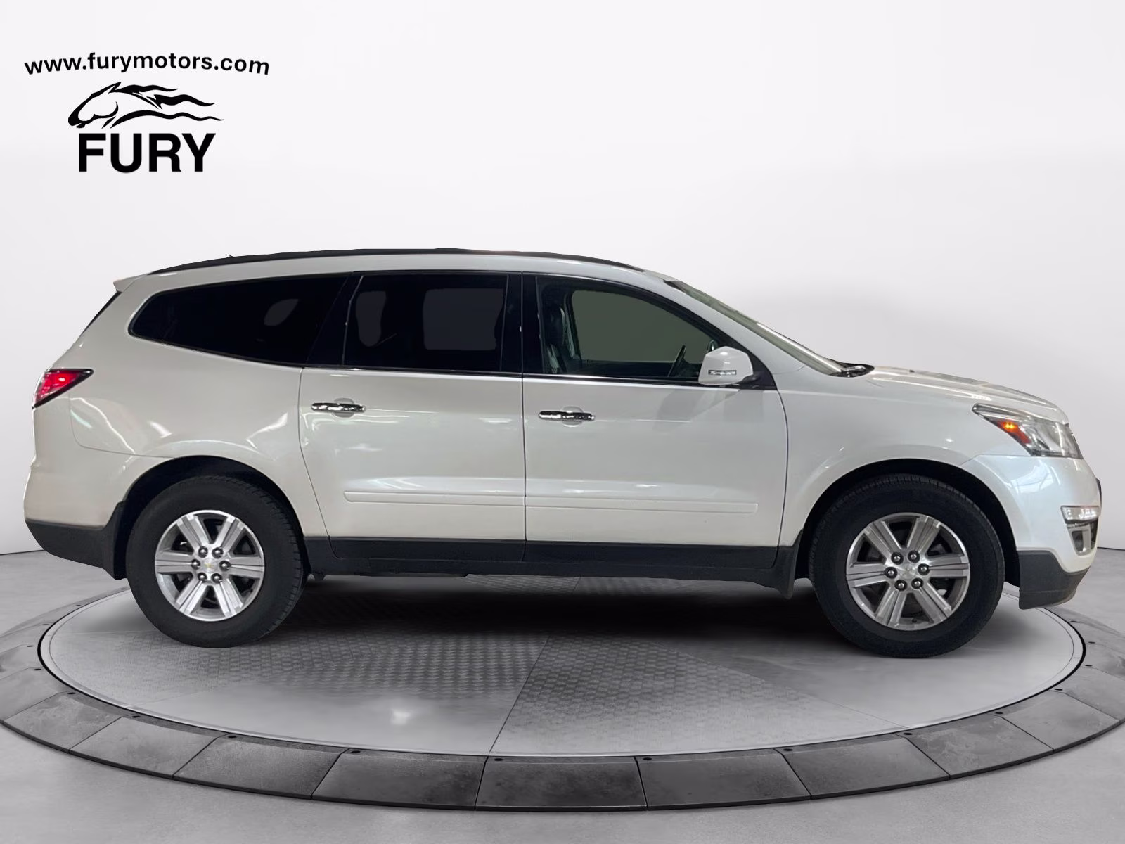 2014 White Diamond Clearcoat Chevrolet Traverse 2LT AWD SUV