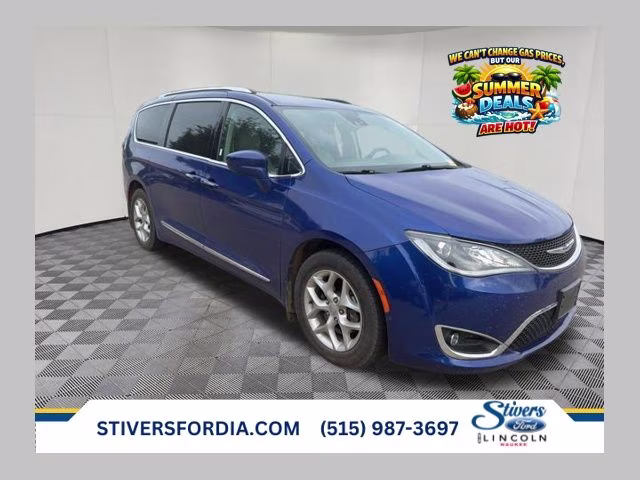 2019 Chrysler Pacifica Touring L Plus's photo