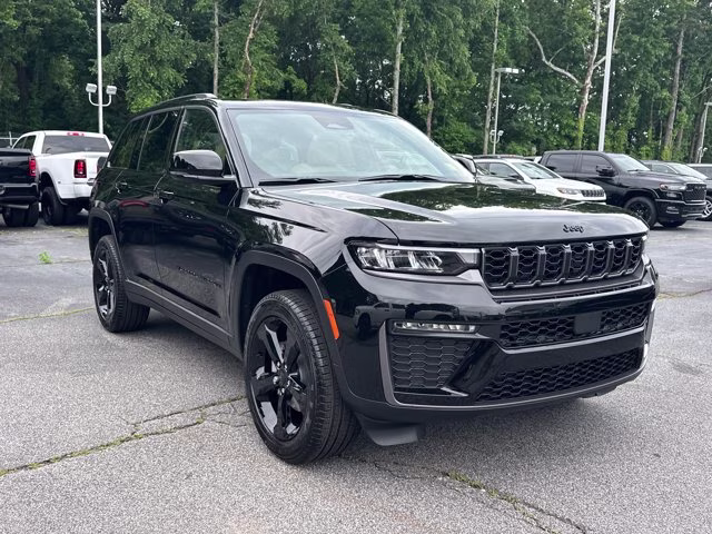 2026 Diamond Black Crystal Pearlcoat Jeep Grand Cherokee Limited RWD SUV