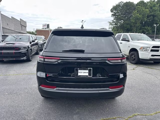 2026 Diamond Black Crystal Pearlcoat Jeep Grand Cherokee Limited RWD SUV