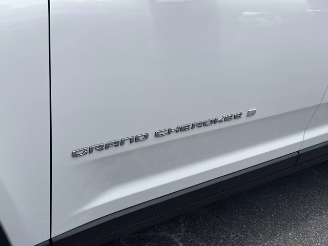 2026 Bright White Clearcoat Jeep Grand Cherokee L Laredo RWD SUV