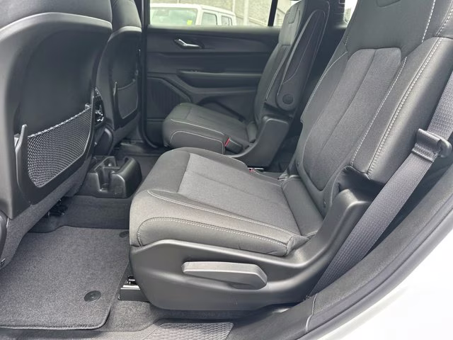 2026 Bright White Clearcoat Jeep Grand Cherokee L Laredo RWD SUV