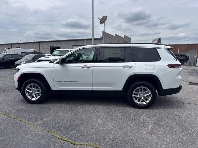 2026 Bright White Clearcoat Jeep Grand Cherokee L Laredo RWD SUV