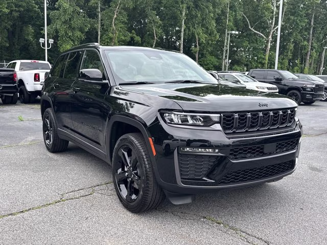 2026 Diamond Black Crystal Pearlcoat Jeep Grand Cherokee Limited RWD SUV