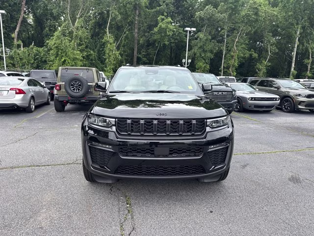 2026 Diamond Black Crystal Pearlcoat Jeep Grand Cherokee Limited RWD SUV