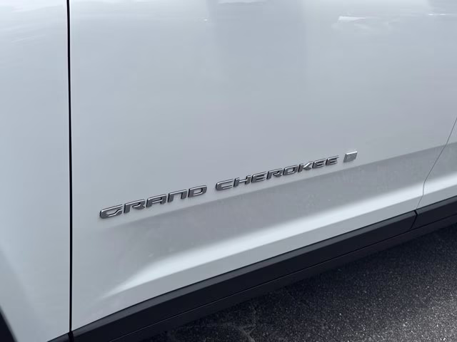 2026 Bright White Clearcoat Jeep Grand Cherokee L Laredo RWD SUV