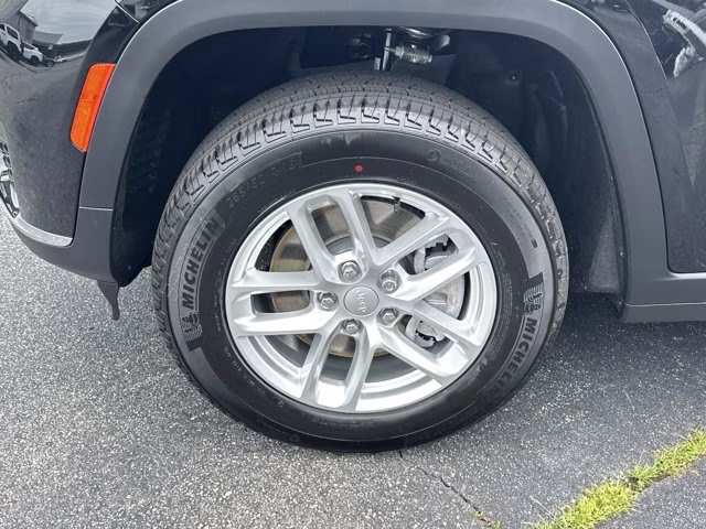 2026 Diamond Black Crystal Pearlcoat Jeep Grand Cherokee L Laredo X RWD SUV