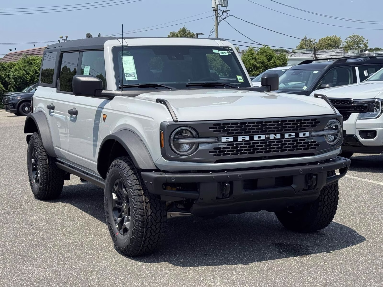 2026 Avalanche Gray Ford Bronco Badlands 4 Door Advanced 4x4 4X4 SUV