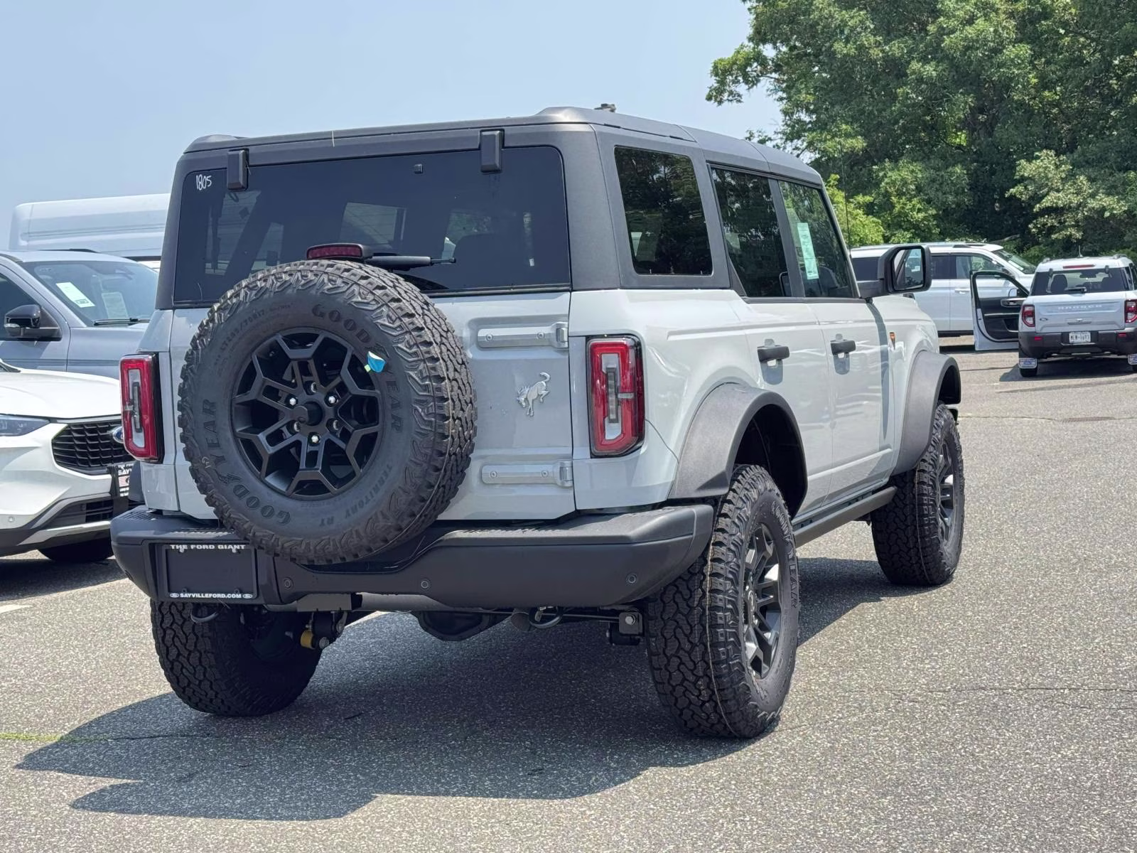 2026 Avalanche Gray Ford Bronco Badlands 4 Door Advanced 4x4 4X4 SUV