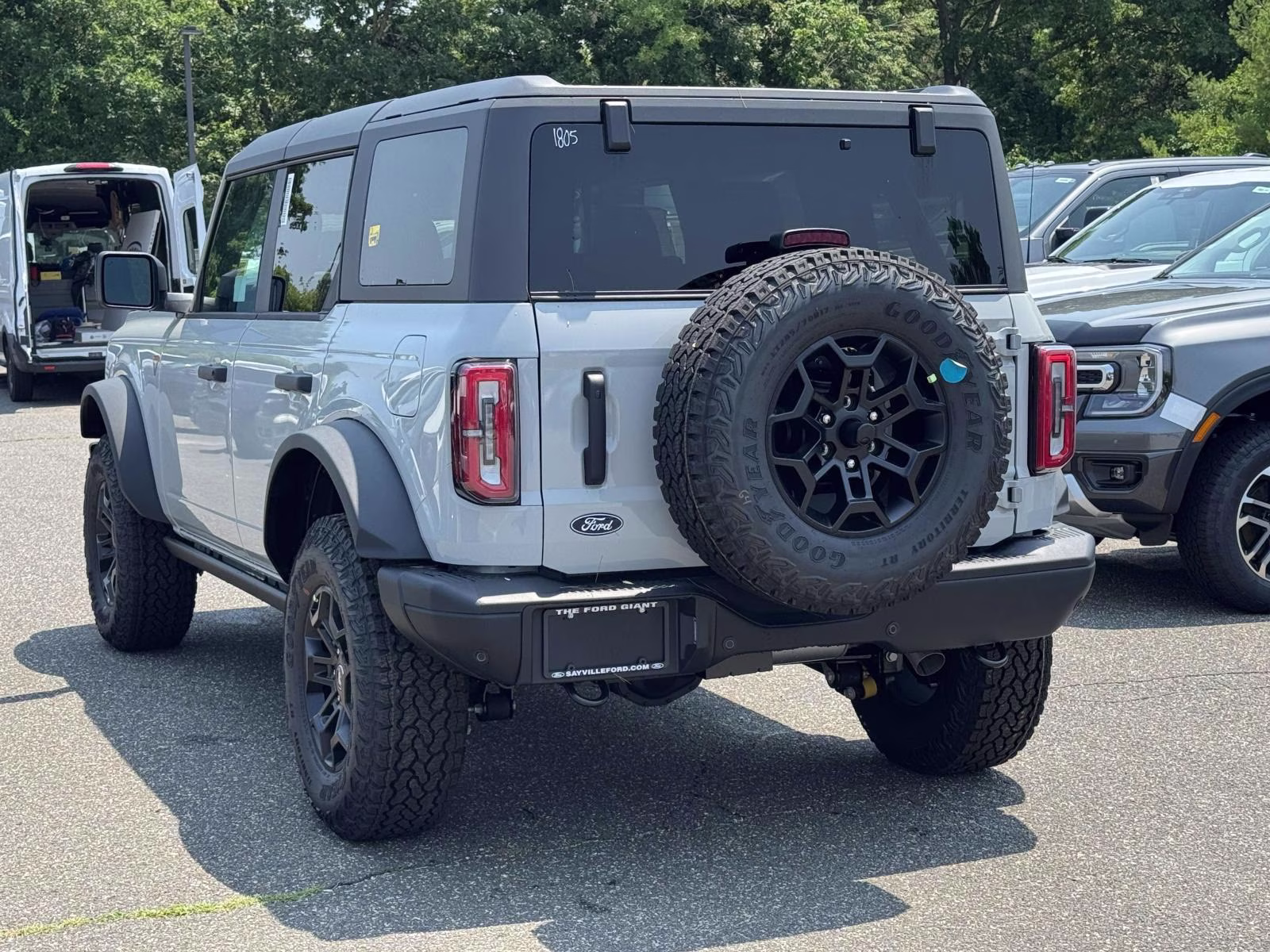 2026 Avalanche Gray Ford Bronco Badlands 4 Door Advanced 4x4 4X4 SUV