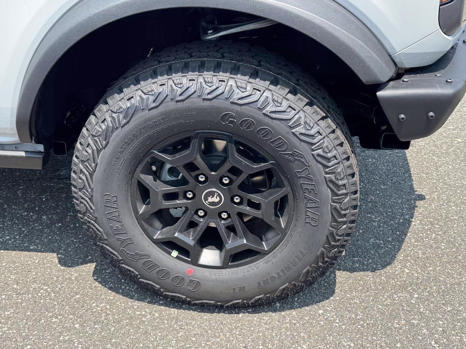 2026 Avalanche Gray Ford Bronco Badlands 4 Door Advanced 4x4 4X4 SUV